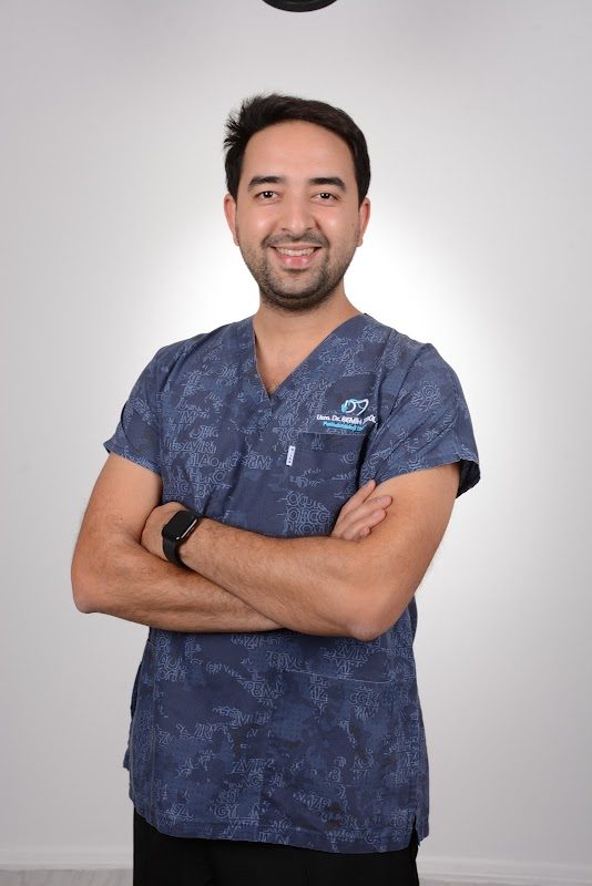 Dt. Semih Akgül